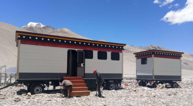 拖車式太陽能型環(huán)保廁所